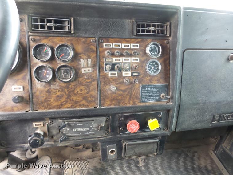 image for item DA5771 1989 Kenworth T600 grain truck