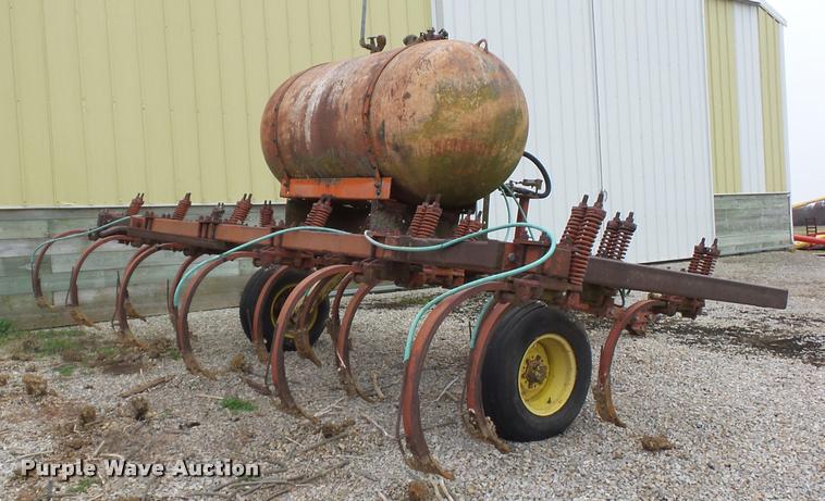 image for item DA5774 Chisel plow