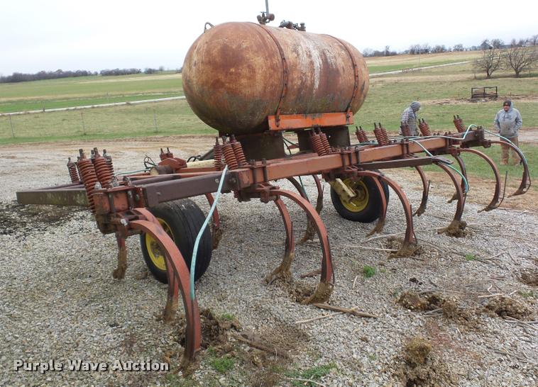 image for item DA5774 Chisel plow