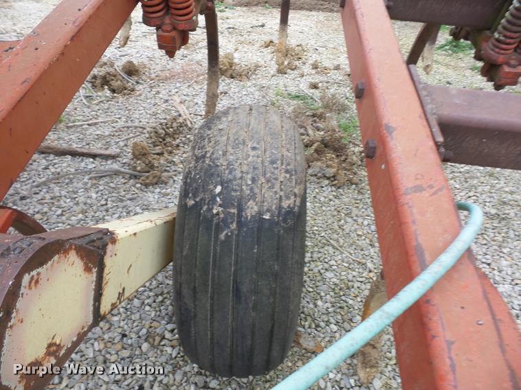 image for item DA5774 Chisel plow