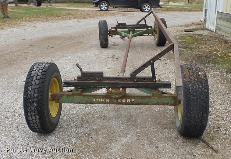 image for item DA5775 John Deere header trailer