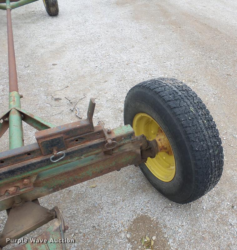 image for item DA5775 John Deere header trailer