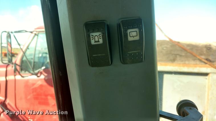 image for item DB0780 Caterpillar Challenger MT455B tractor