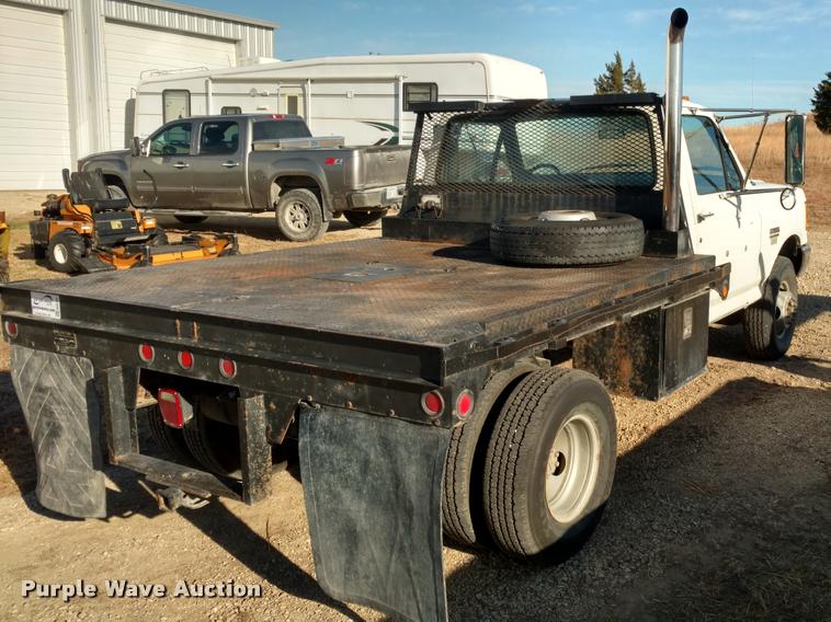 image for item DB0788 1990 Ford F450 Super Duty flatbed truck