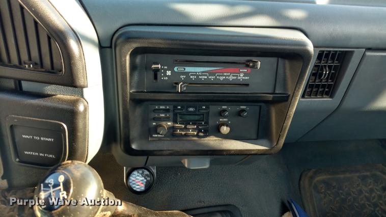 image for item DB0788 1990 Ford F450 Super Duty flatbed truck