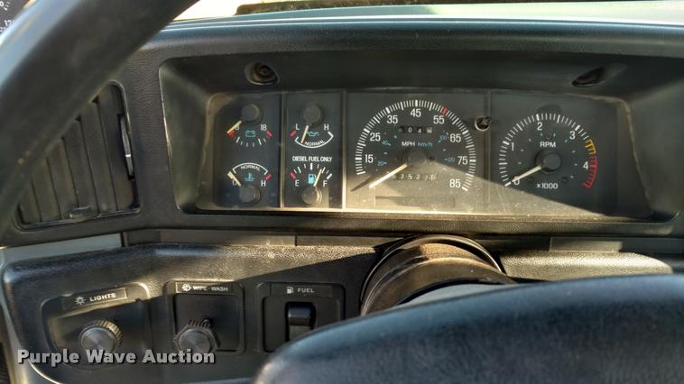 image for item DB0788 1990 Ford F450 Super Duty flatbed truck