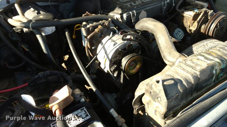 image for item DB0788 1990 Ford F450 Super Duty flatbed truck