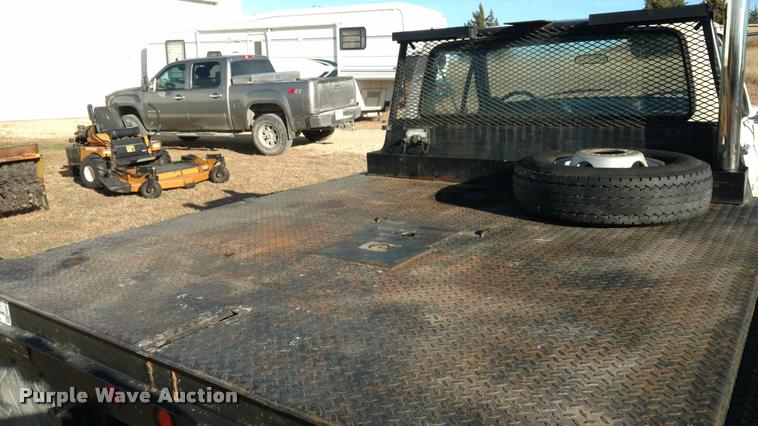 image for item DB0788 1990 Ford F450 Super Duty flatbed truck