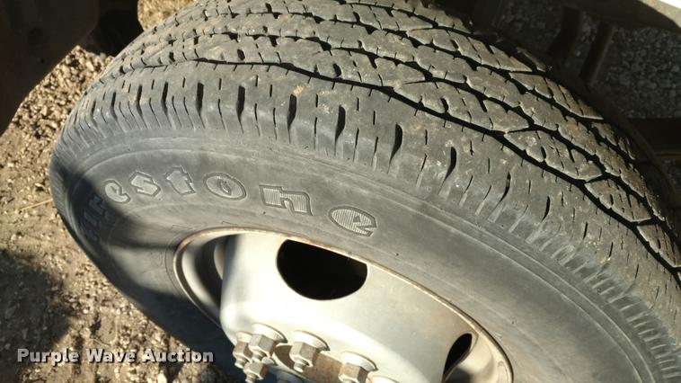 image for item DB0788 1990 Ford F450 Super Duty flatbed truck