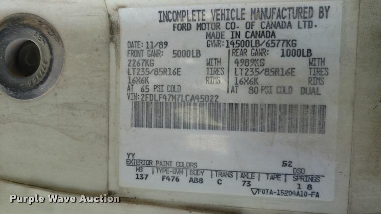 image for item DB0788 1990 Ford F450 Super Duty flatbed truck