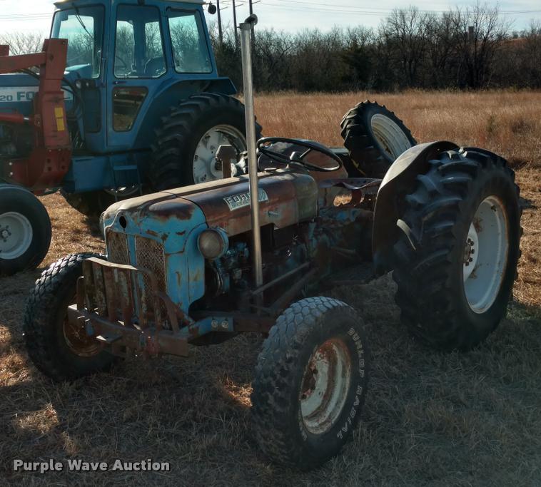 image for item DB0790 Ford 2000 Super Dexta tractor