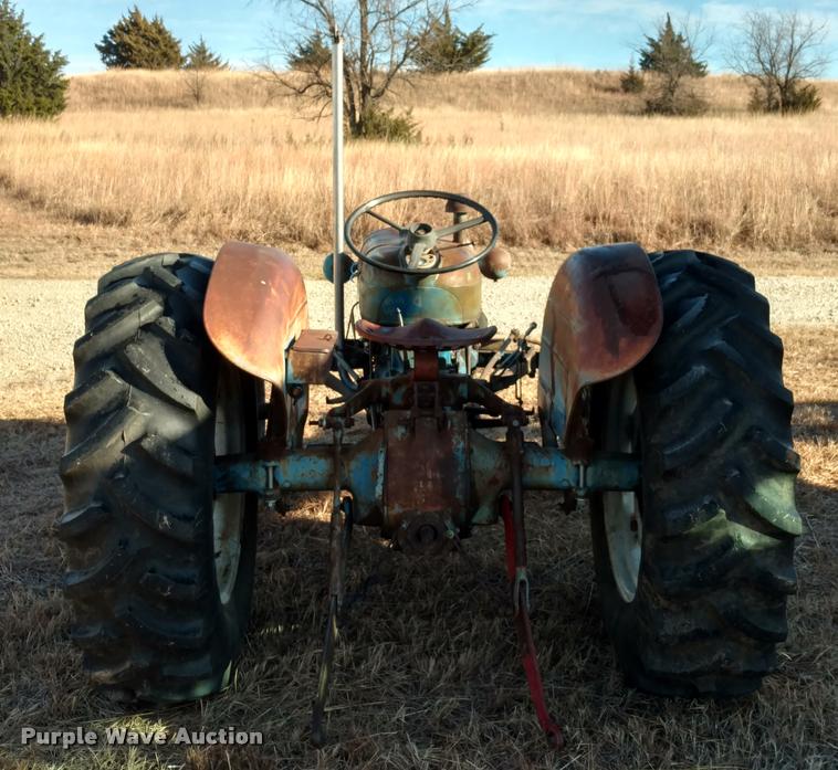 image for item DB0790 Ford 2000 Super Dexta tractor