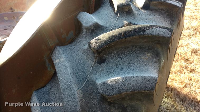 image for item DB0790 Ford 2000 Super Dexta tractor