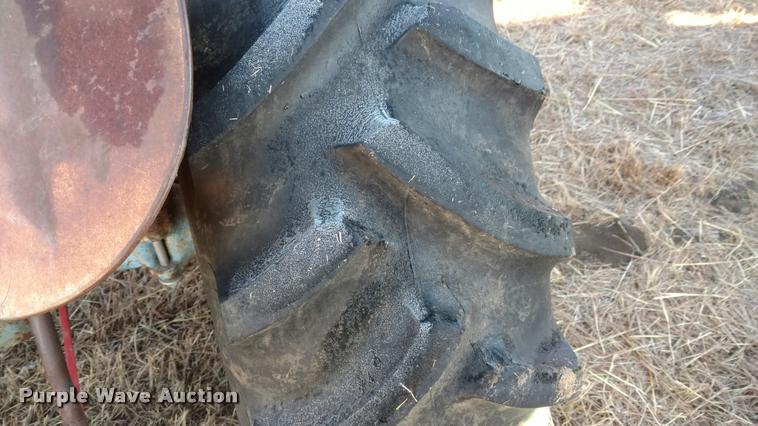 image for item DB0790 Ford 2000 Super Dexta tractor