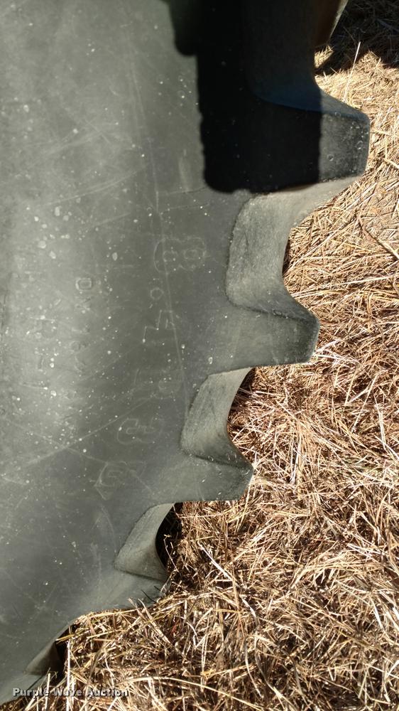 image for item DB0791 1979 Ford TW20 tractor