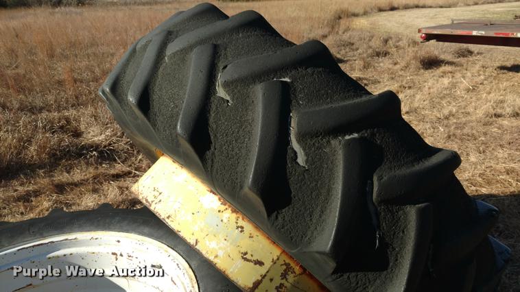 image for item DB0791 1979 Ford TW20 tractor