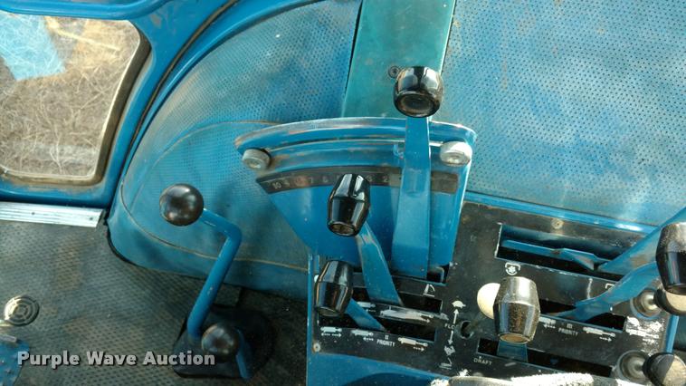 image for item DB0792 1985 Ford TW35 MFWD tractor