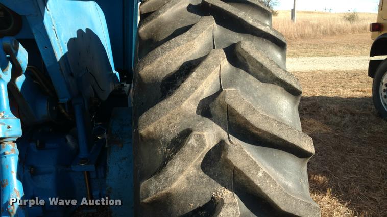 image for item DB0792 1985 Ford TW35 MFWD tractor