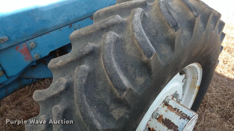 image for item DB0792 1985 Ford TW35 MFWD tractor