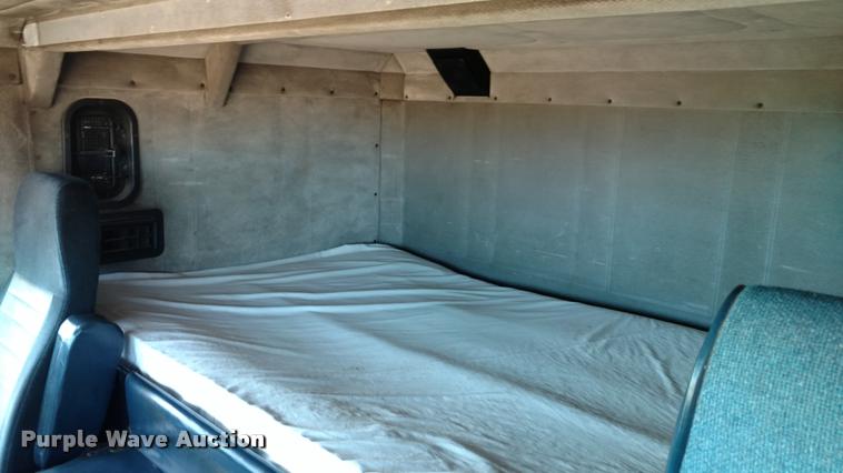 image for item DB0793 1989 Freightliner FLA semi truck