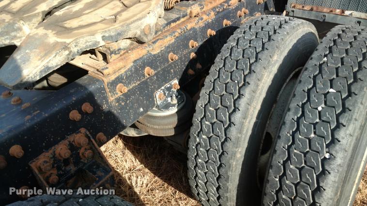 image for item DB0793 1989 Freightliner FLA semi truck