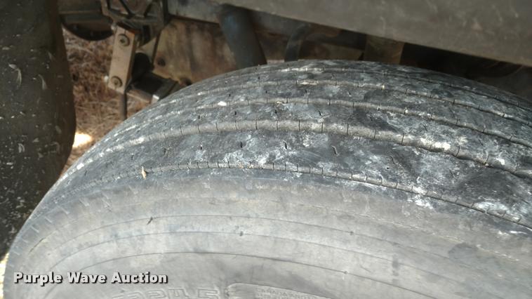 image for item DB0793 1989 Freightliner FLA semi truck