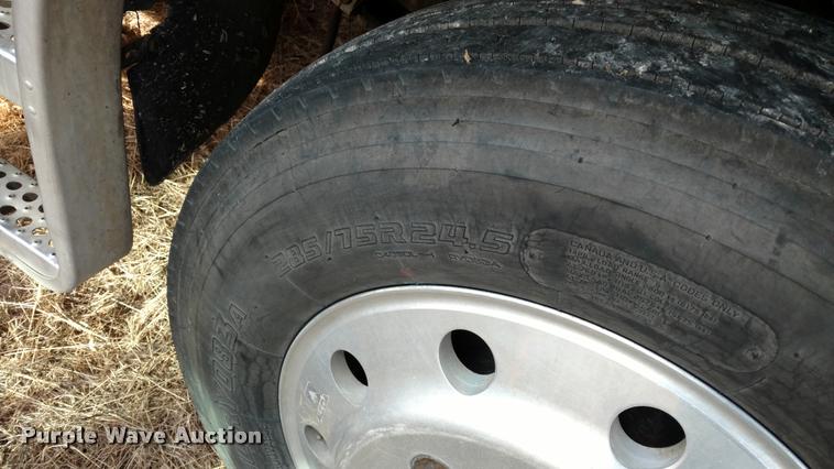 image for item DB0793 1989 Freightliner FLA semi truck