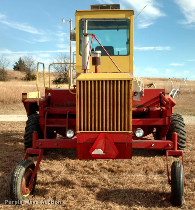 image for item DB0794 1981 New Holland 1495 haybine swather