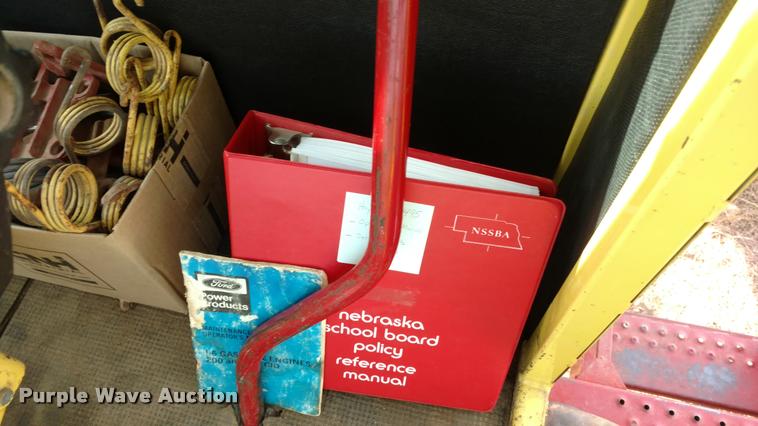 image for item DB0794 1981 New Holland 1495 haybine swather