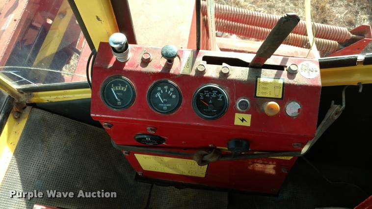 image for item DB0794 1981 New Holland 1495 haybine swather