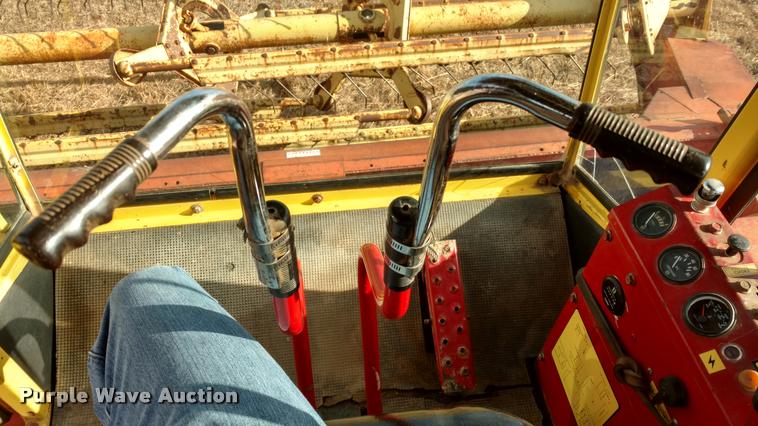 image for item DB0794 1981 New Holland 1495 haybine swather