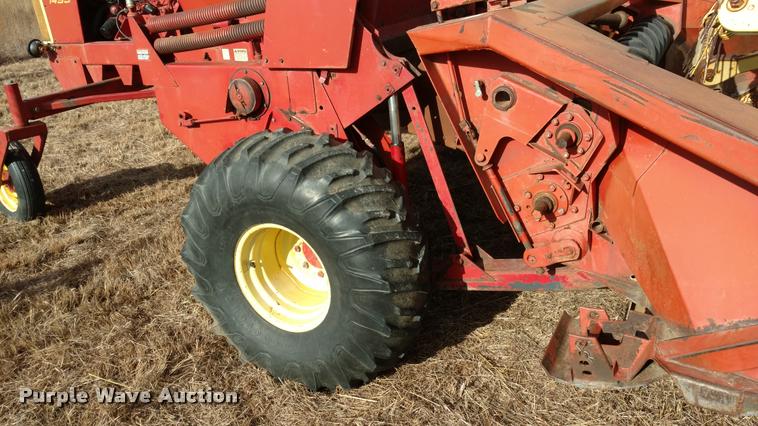 image for item DB0794 1981 New Holland 1495 haybine swather