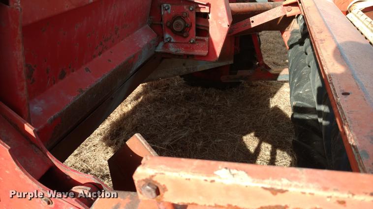 image for item DB0794 1981 New Holland 1495 haybine swather