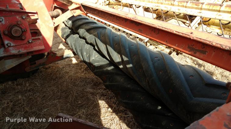 image for item DB0794 1981 New Holland 1495 haybine swather