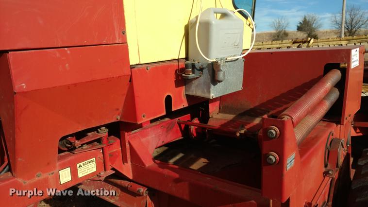 image for item DB0794 1981 New Holland 1495 haybine swather