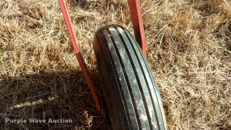 image for item DB0794 1981 New Holland 1495 haybine swather