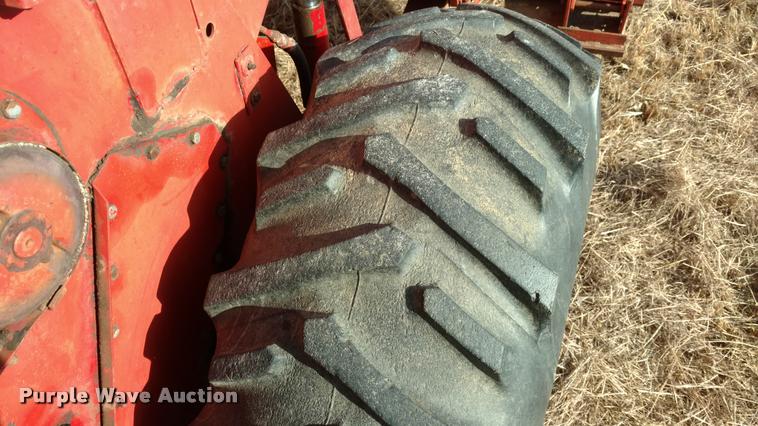 image for item DB0794 1981 New Holland 1495 haybine swather