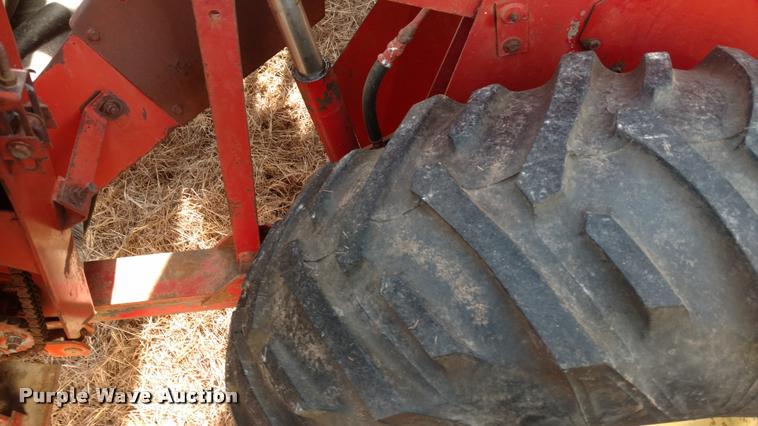 image for item DB0794 1981 New Holland 1495 haybine swather