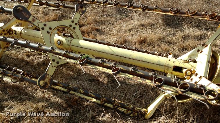image for item DB0794 1981 New Holland 1495 haybine swather