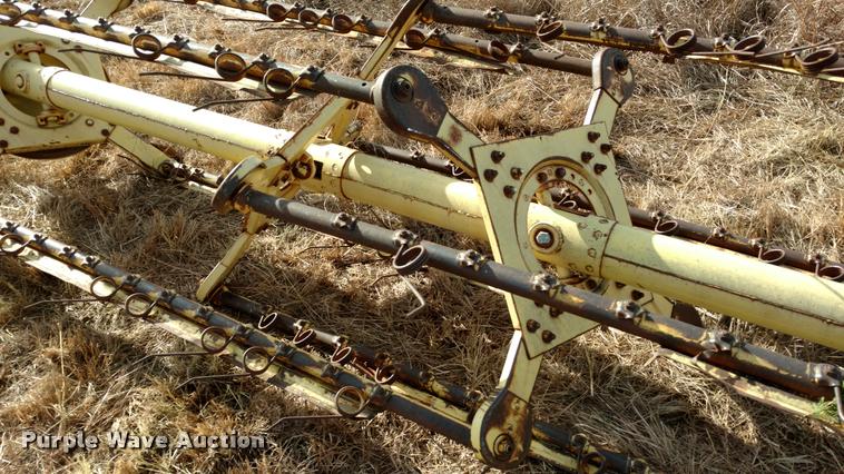 image for item DB0794 1981 New Holland 1495 haybine swather