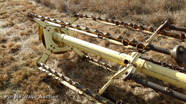 image for item DB0794 1981 New Holland 1495 haybine swather