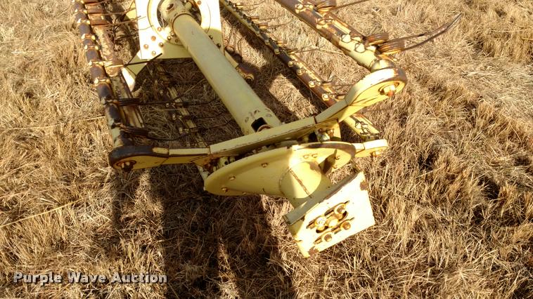 image for item DB0794 1981 New Holland 1495 haybine swather