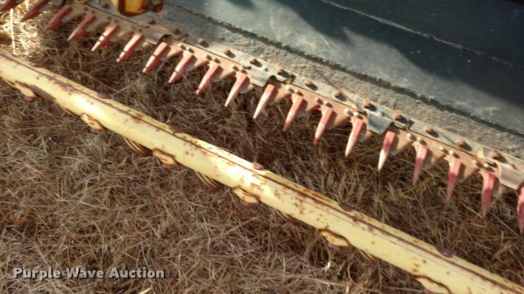image for item DB0794 1981 New Holland 1495 haybine swather