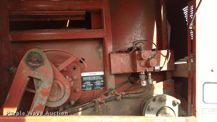 image for item DB0796 Hesston 4900 large square baler