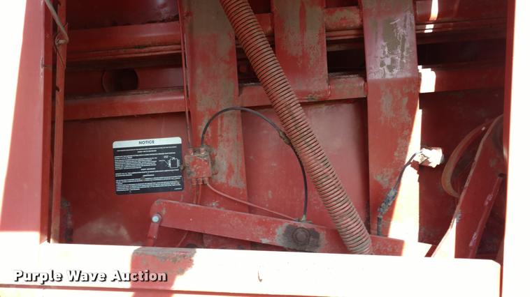 image for item DB0796 Hesston 4900 large square baler