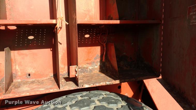 image for item DB0796 Hesston 4900 large square baler