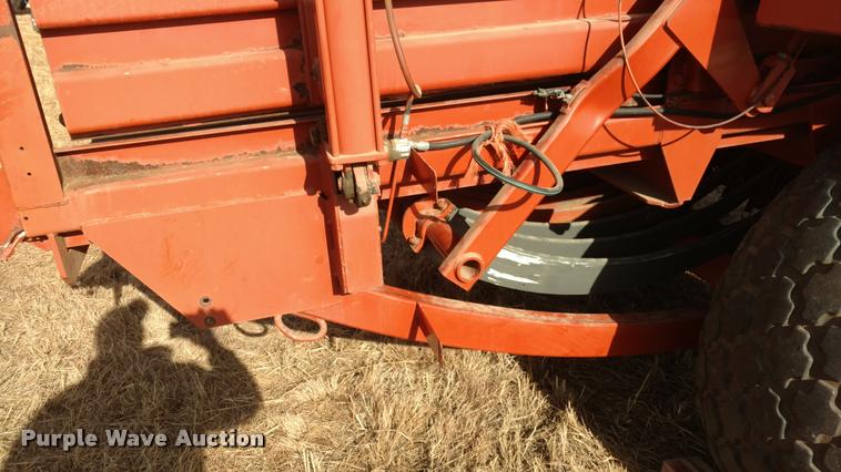 image for item DB0796 Hesston 4900 large square baler