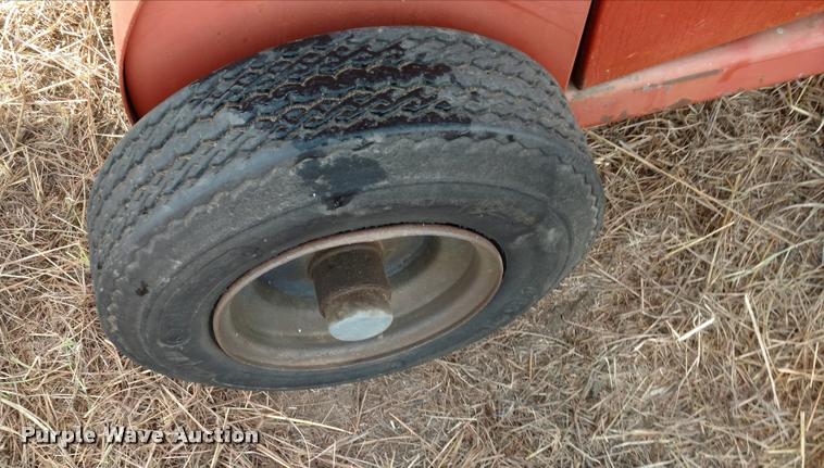 image for item DB0796 Hesston 4900 large square baler