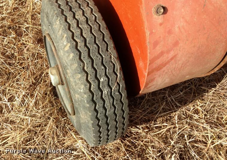 image for item DB0796 Hesston 4900 large square baler