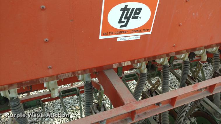 image for item DB0800 Tye 20-20 no-till grain drill